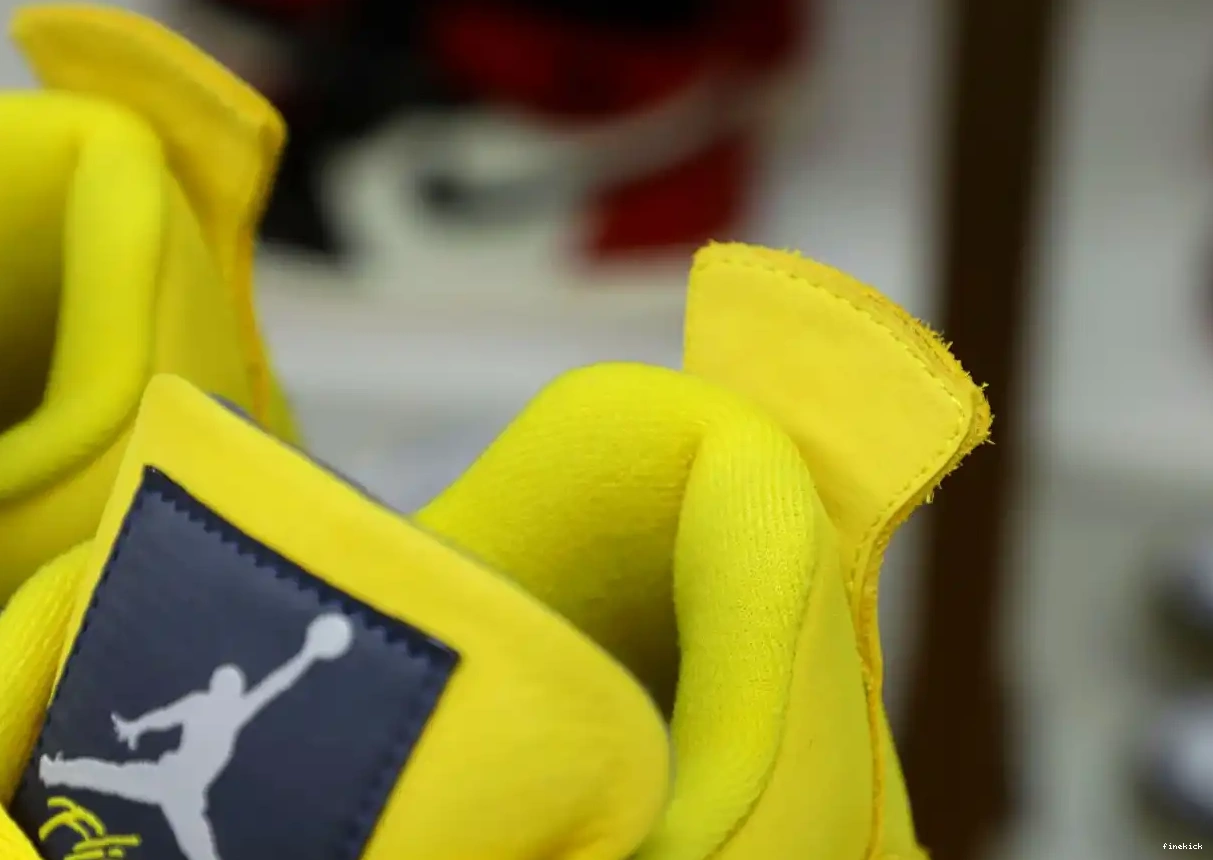 AIR JORDAN 'LIGHTNING' 2021 AIR JORDAN 4 RETRO 0606